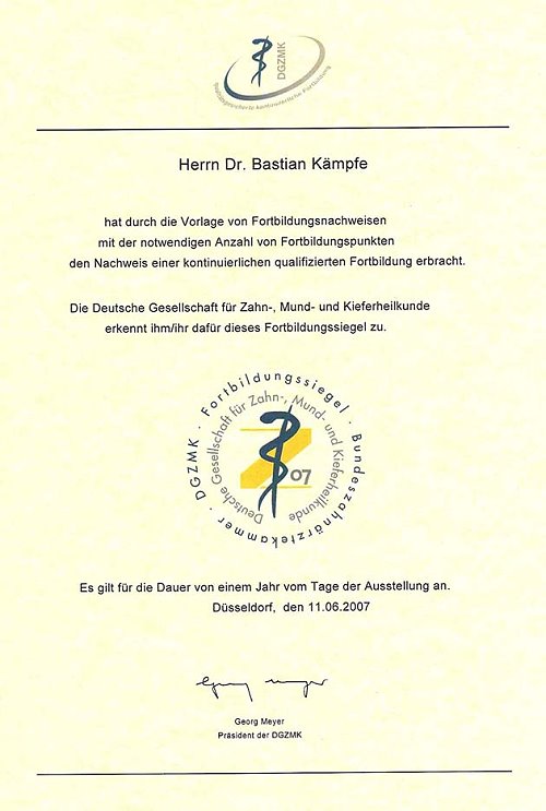 Das deutsche Fortbildungssiegel der DGZMK f&uuml;r den Zahnarzt Dr. K&auml;mpfe aus Berlin Spandau